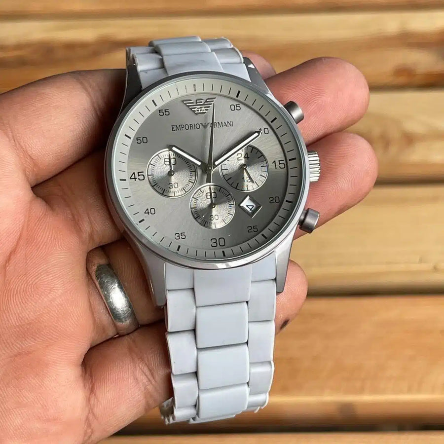 Heritage-Inspired Classic Analog Timepiece Watch
