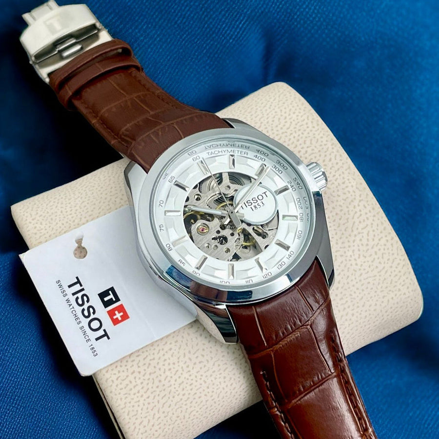 Everyday Wear Couturier Automatic Watch With Classic Appeal
